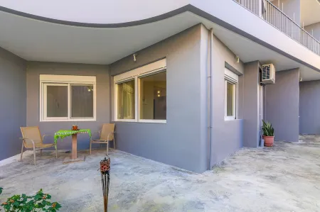 Garden Apartment in Gazion Отели рядом с достопримечательностью «Senses Club»