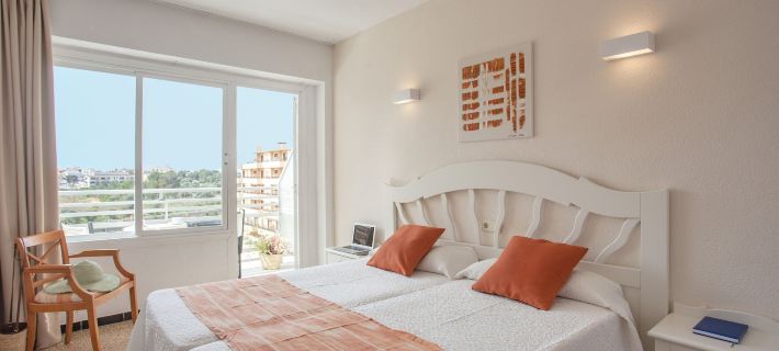 BJ Playamar Hotel & Apartamentos Hotels in Llevant
