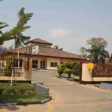 Mika Lodge Hotel Exterior