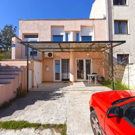 Apartment 1562
