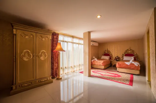 Nakaraj Princess Chiang Rai - Walking Street Photos