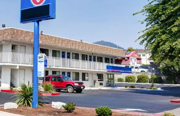 格蘭茨帕斯6號汽車旅館