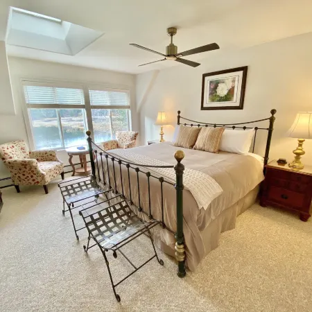 Otter's Pond Bed and Breakfast Отели в г. Истсаунд
