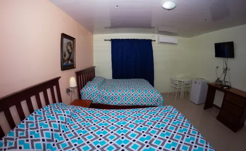 Hotel Renacer - parkir