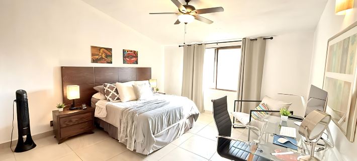 Luxurious 3 Bedroom in Ajijic-Sleeps 6-Private Gym-Pickleball Court-Golf Cart Hotels in Chapala