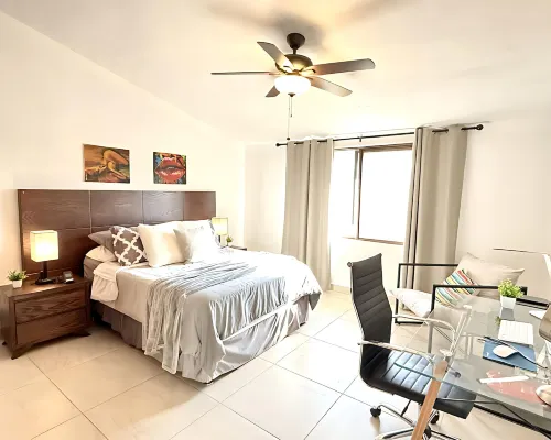 Luxurious 3 Bedroom in Ajijic - Sleeps 6 - Private Gym - Pickleball Court - Ξενοδοχεία στην πόλη Chapala