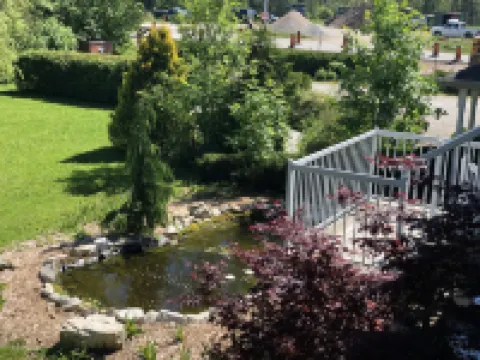 Adventure the Bruce Inn - Recently Renovated with Outdoor Hot Tub