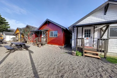 The Seaview Cottages Отели рядом с достопримечательностью «Columbia Pacific Heritage Museum»