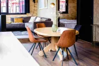 Waterlodge Reade Wikel Hotels in Grou