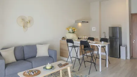 Royal Green Отели рядом с достопримечательностью «Vaneron Garden Center»