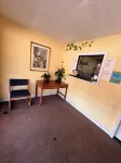Economy Inn Express - parking