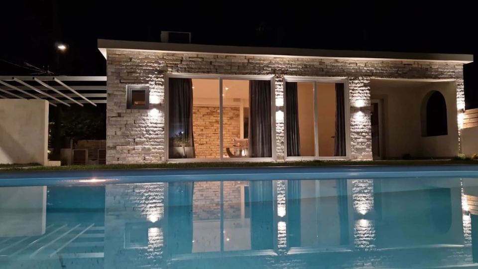 Aqua Luxury Suites by Estia