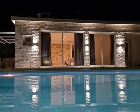 Aqua Luxury Suites by Estia Hotels in Roda