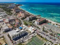 Luxury 2-Bedroom Condo Right on the Strip in Palm Beach
