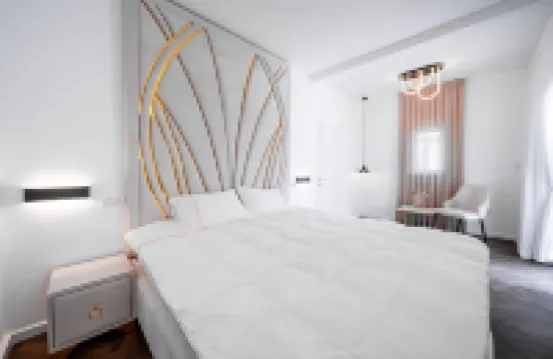 Spacious 4Bd House w Pool in the Heart of Herzliya