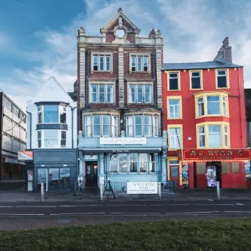 The Royal Bar & Shaker