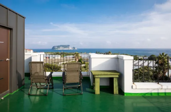 Jeju Bada Wi Olle Pension