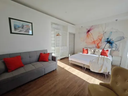 Villa Greta Hotel Rooms & Suites Отели рядом с достопримечательностью «Кастельмола»