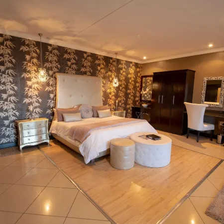Altissimo Guesthouse Hotels in Motheo
