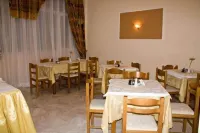 Alexiou Hotel - Breakfast