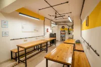 ロコモ ホステル エクスプレス - ステイ ワーク イート のホテル