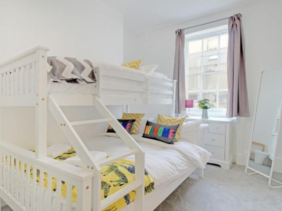 Beside the Seaside Apartment - Sleeps 2 to 4 Guests - Fast Wifi