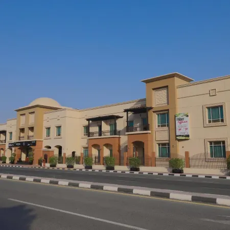 Mughal Suites Отели рядом с достопримечательностью «Торговый центр Al Manar»