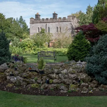 Stafford House Guest House Отели рядом с достопримечательностью «Пенрит Касл»