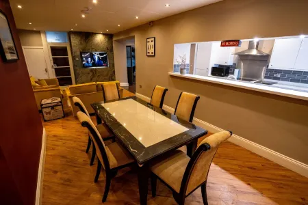 Amadeus Apartments Отели в г. Дуглас