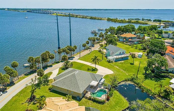 Indian River: Tranquil Waterfront Retreat