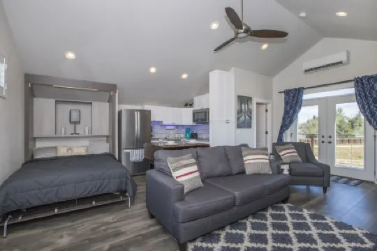 The Bird House of Frederick with Open Space & Lake Views!