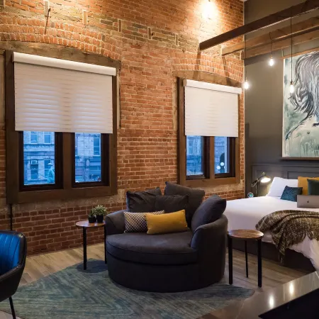 48 King West