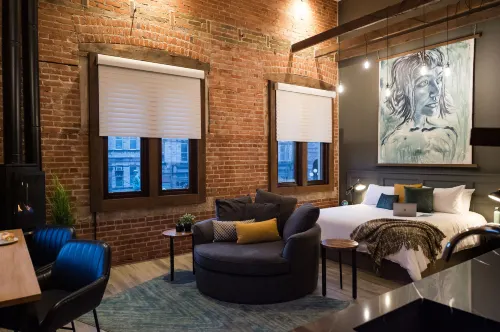 48 King West Hotels in Brockville