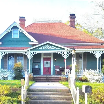 Holly House of Hamilton