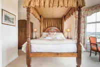 Blenheim Lodge - Bed and Breakfasts