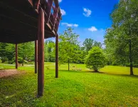 Spacious Mountain Lodge~Secluded Escape, Your Base in the Laurel Highlands!