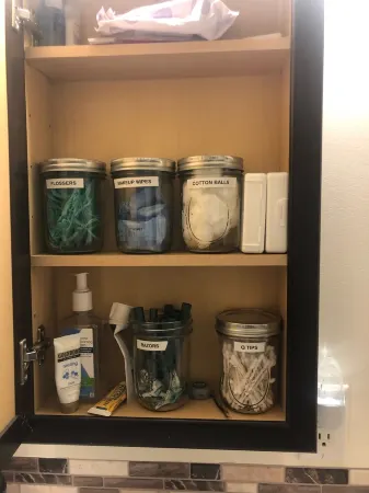 Cozy- 2-Bedroom clean and Quiet- Maple St. Walk anywhere