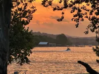 Charming 2-bedroom bungalow, near fabulous wineries, 25 mins from Marble Falls