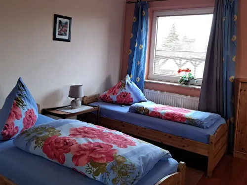 Vacation apartment for up to 8 people, 140 sqm, 2 WCs, directly on the L.Heide nature reserve