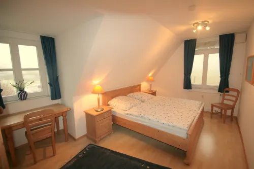 Thatched roof, 2 floors, 82m², private terrace, WiFi, 6 people, 2 bedrooms, large bathroom,