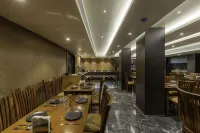 Divan Clarks Inn Goa
