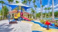 Screened-in Pool and Resort Amenities - Charming Retreat Hotels in Poinciana