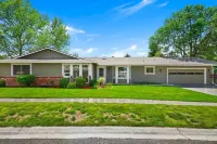 Stunning Golf Course Retreat 4BR Home Hotels in Eagle