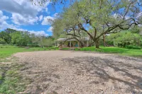 Serene Escape with Swimming Pool and Cozy Fireplace - Charming Haven