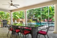 Heated Pool and Outdoor Dining - Charming Tropical Escape