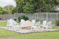 Oceanfront Splendid Condo - Elevator, Pool, Internet, View Emerald Isle Beach Gear & Linens 주변 호텔