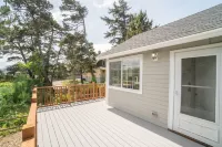 Charming Cottage with Beach Access - Stylish Coastal Retreat