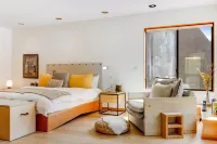 Dreamy coastal home near the bluffs with trails, grill, deck & pool Hotels in Sea Ranch