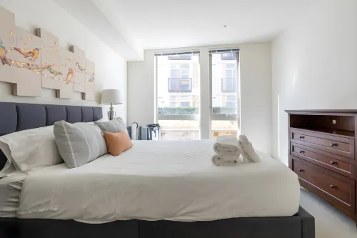 2BR | Gym, Lounge | Mercer Island | Sophari E