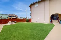 Bayfront condo close to beach with water views & pool access Hotels near Beach Waterpark